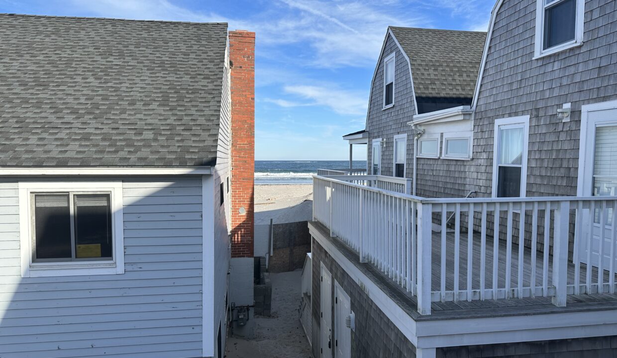 a couple of houses that are next to each other.